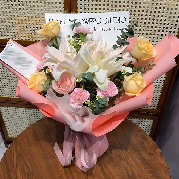 5朵玫瑰康乃馨百合,享受快乐时光(实拍照)