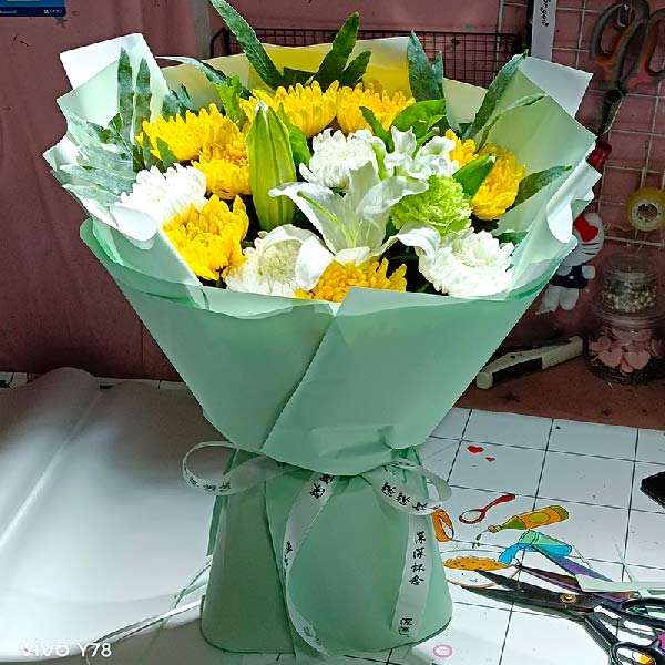 11朵菊花百合混搭,享受宁静祥和(实拍照)