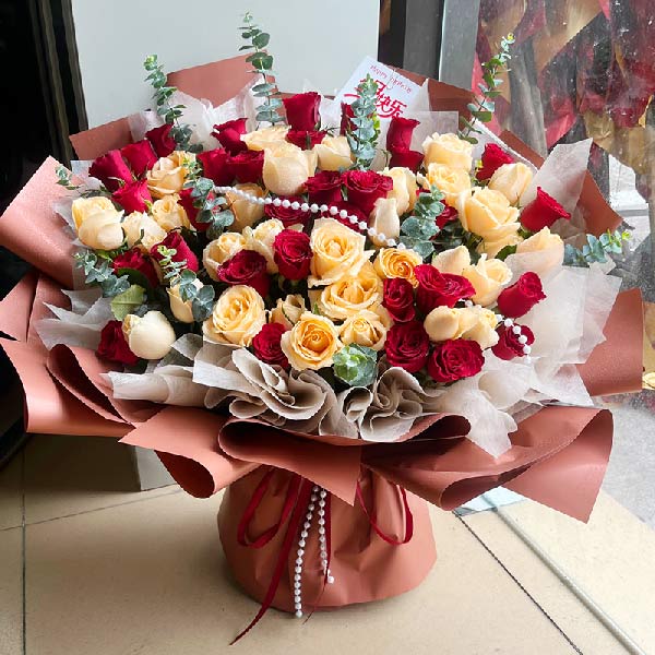 66朵玫瑰混搭,爱情散发芬芳(实拍照)