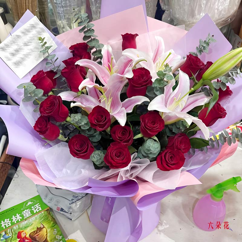 19朵红玫瑰百合,独一无二的你(实拍照)