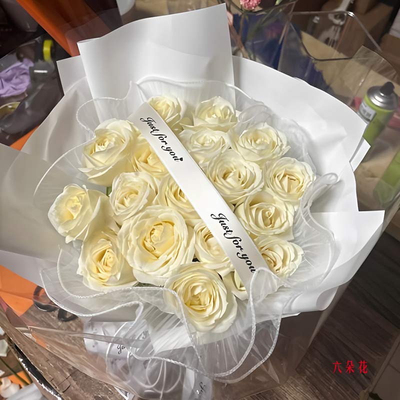 19朵白玫瑰,相遇的完美爱情(实拍照)