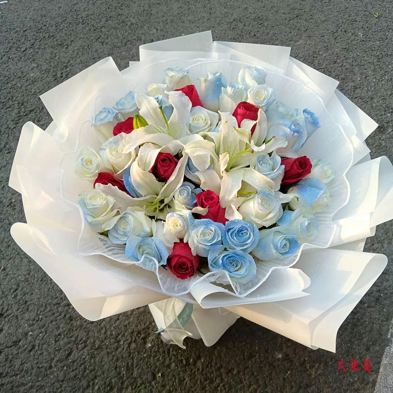 40朵碎冰蓝白玫瑰,幸福的旋律(实拍照)