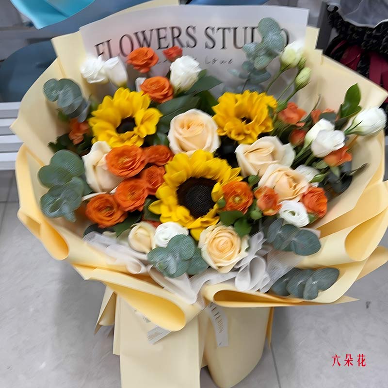 6朵香槟玫瑰3朵向日葵,绽放无限光彩(实拍照)