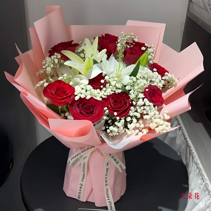 11朵红玫瑰百合,爱在心中燃烧(实拍照)