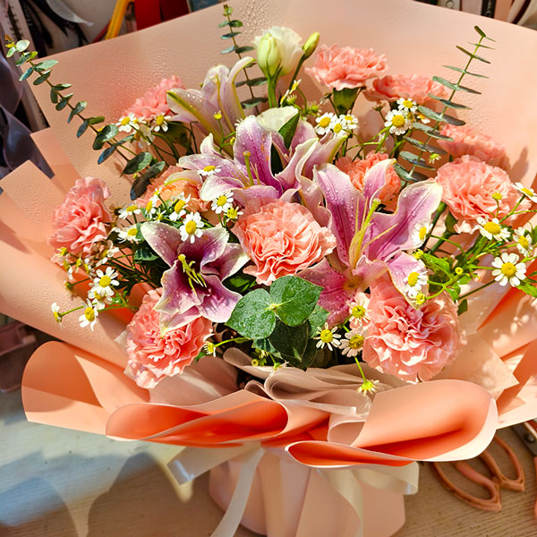 11朵粉色康乃馨粉玫瑰百合,感恩为我付出(实拍照)