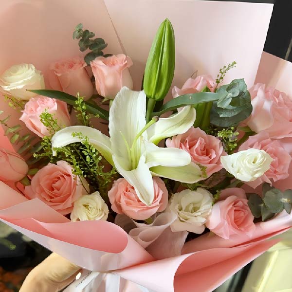 11朵戴安娜粉玫瑰百合,幸福绵延不绝(实拍照)