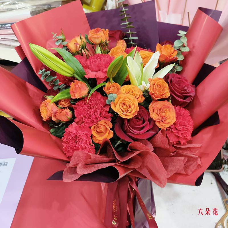 11朵红玫瑰满天星,幸福只因有你(实拍照)