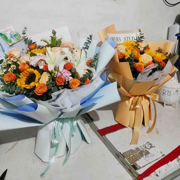 3朵香槟玫瑰3朵向日葵,事业一路繁花(实拍照)