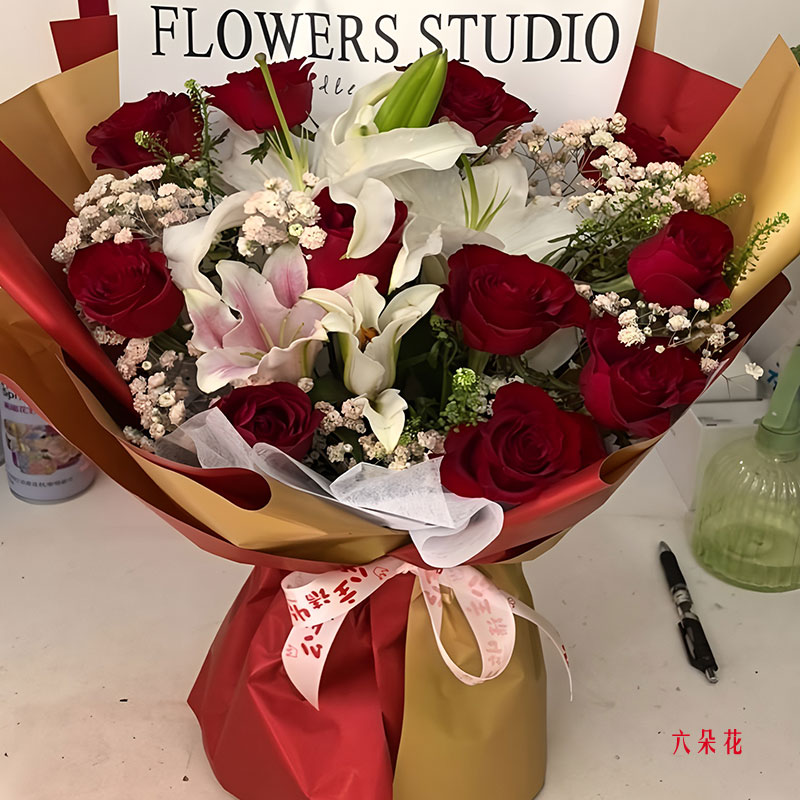 11朵红玫瑰,2支粉色多头百合,对你感情专一(实拍照)