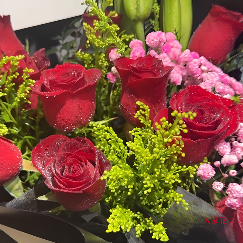 11朵红玫瑰百合,一千遍我爱你(实拍照)