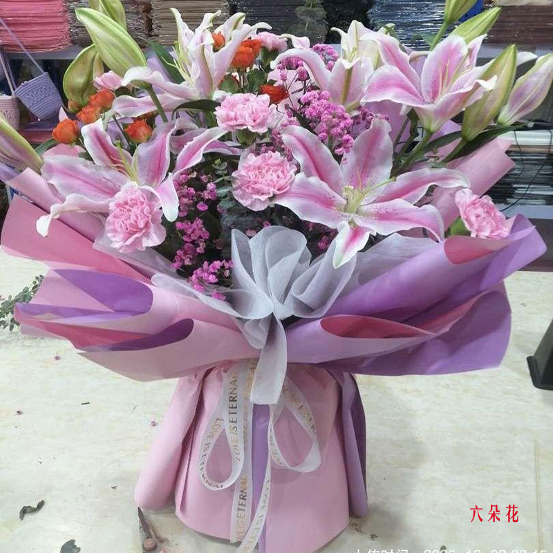 6朵康乃馨5支百合,安享幸福时光(实拍照)