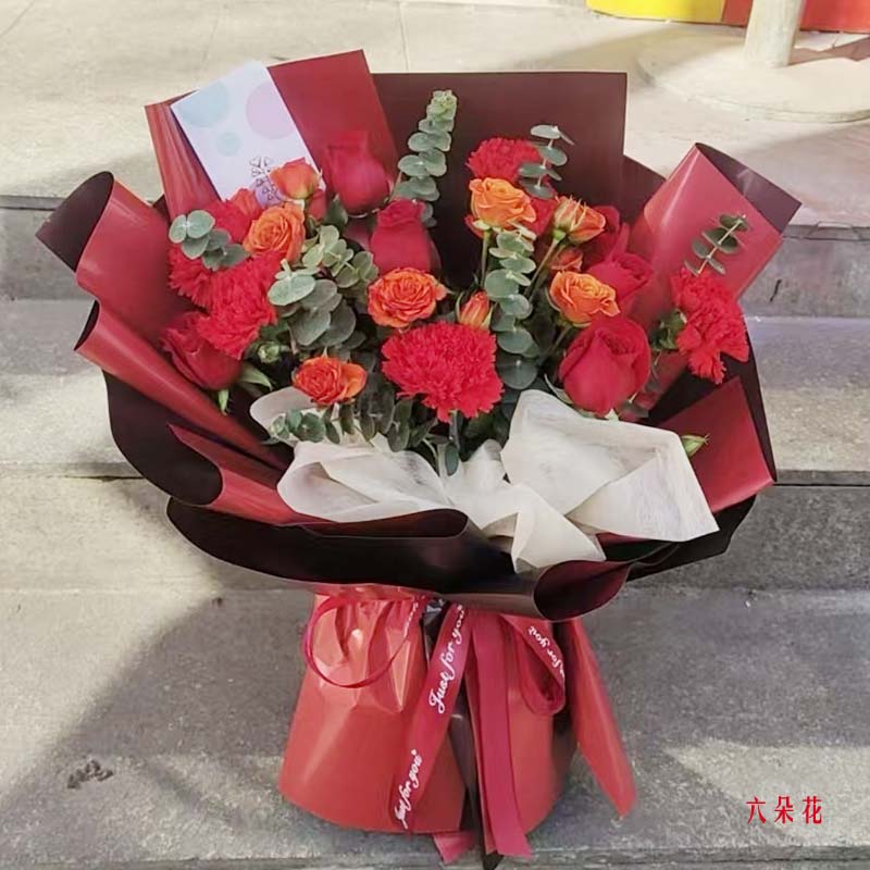 6朵红玫瑰6朵红色康乃馨,慈爱如春风(实拍照)
