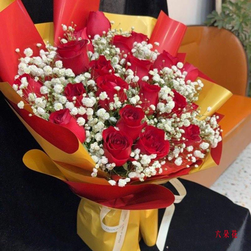 20朵红玫瑰满天星丰满,让我为之倾倒(实拍照)