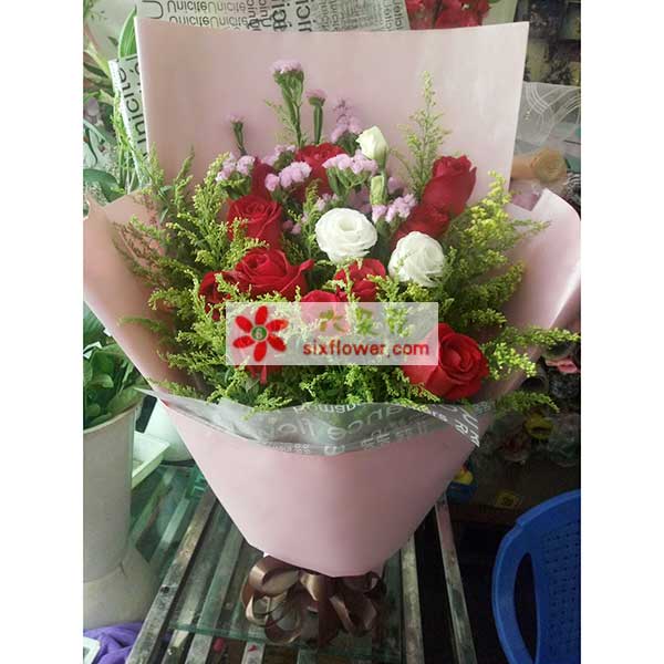 送蒙自市红河学院女生宿舍的鲜花实拍图