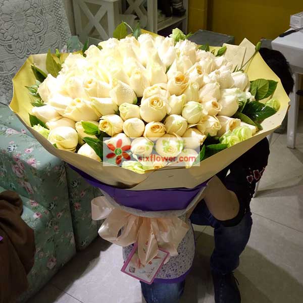 送深圳市光明新区公明玉律南海百货七楼琦舞少…的鲜花实拍图