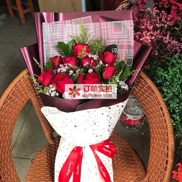 送贵港桂平市幸福家园正门斜对面凤…的鲜花实拍图