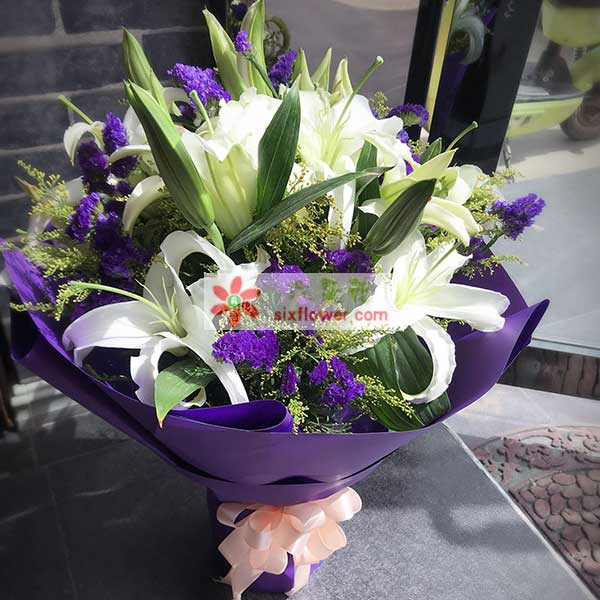 送哈密伊州区哈密市八一北路魔方广场的鲜花实拍图