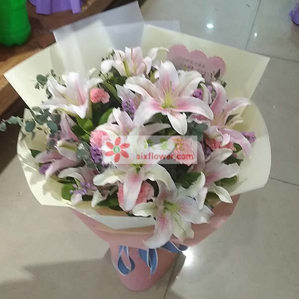 送承德双桥区富顺城3-1-…的鲜花实拍图