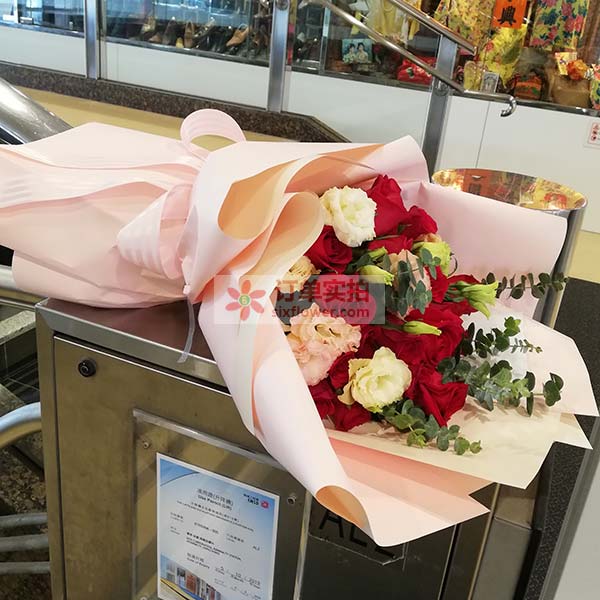 送香港金钟夏悫道18号海富中心一座10楼1003…的鲜花实拍图