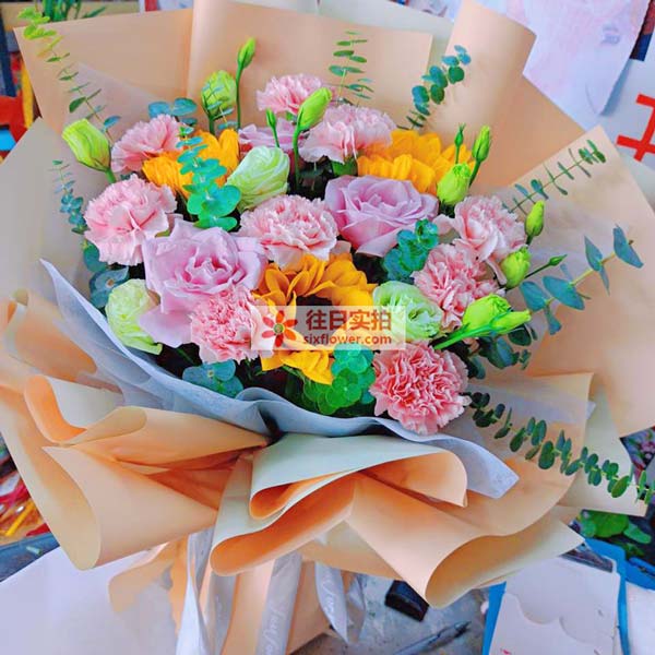 送江门市蓬江区建设三路奥园冠军楼的鲜花实拍图