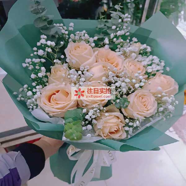 送宜昌夷陵客运站的鲜花实拍图