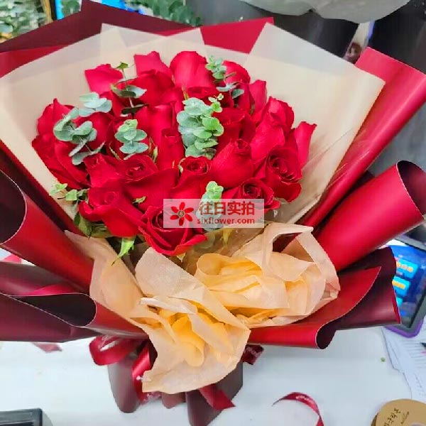 送香港荃灣環宇海湾1座的鲜花实拍图