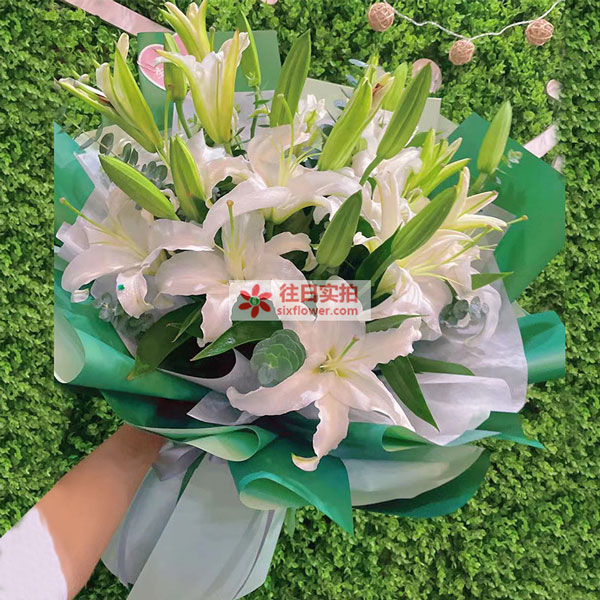 送重庆渝北区FUSHION石全食美(棕榈泉店)的鲜花实拍图