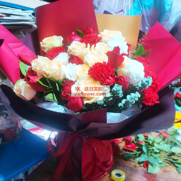 送遂宁安居区交通街95号的鲜花实拍图