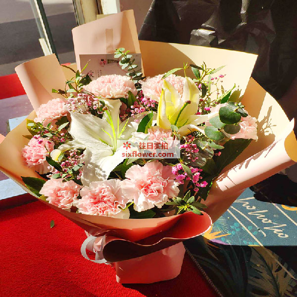 送沈阳市于洪区东湖街12-5的鲜花实拍图