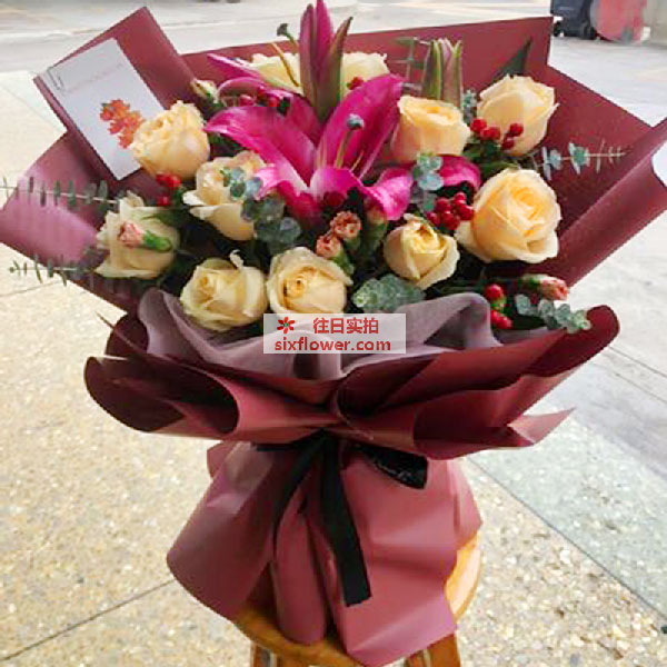 送廉江市城北街道罗州大道东35号中怡酒店的鲜花实拍图