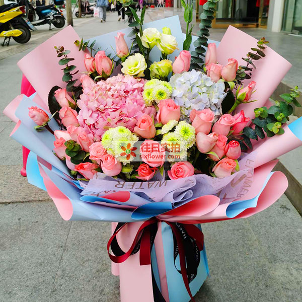 送湖北省天门市竟陵街道东门纺机球场的鲜花实拍图