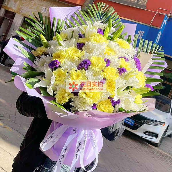 送云南省昆明市官渡区矣六街道广福路星体花园北区的鲜花实拍图