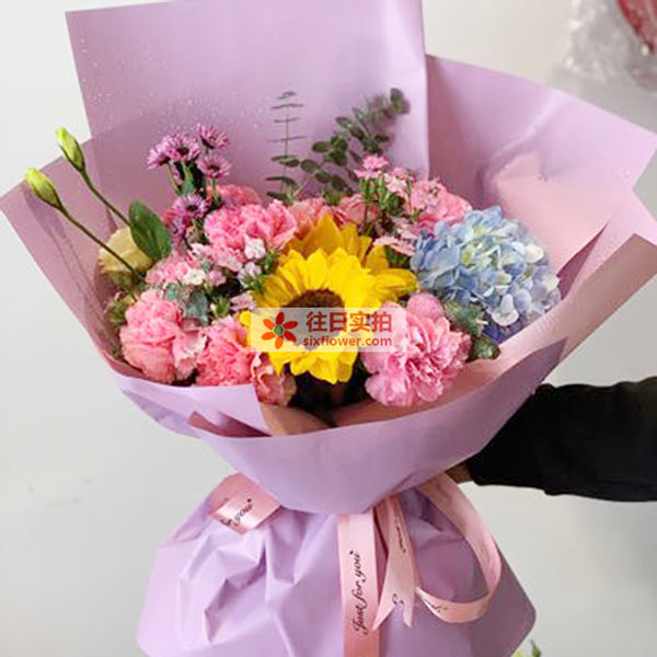 送珠海斗门区禾益中路时代代倾倒城3期的鲜花实拍图