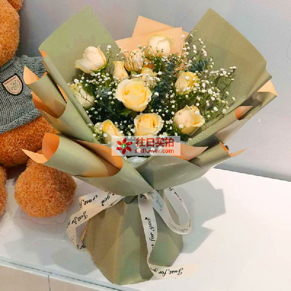 送潮州市湘桥区凤新街道兴华宏天广场的鲜花实拍图