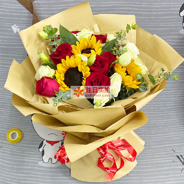 送铜仁市第一商业大道(天上宫阙楼上)的鲜花实拍图