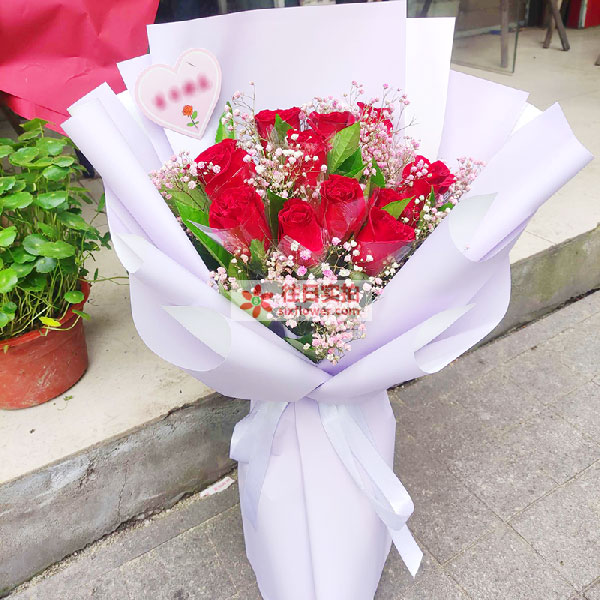 送余姚市周太路176号的鲜花实拍图