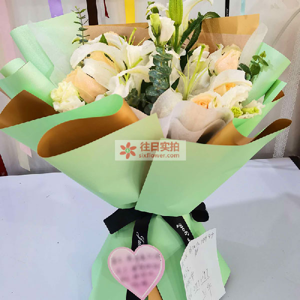 送武汉市肺科医院的鲜花实拍图