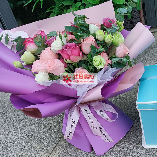 送长沙市雨花区木莲东路五江天街南区的鲜花实拍图