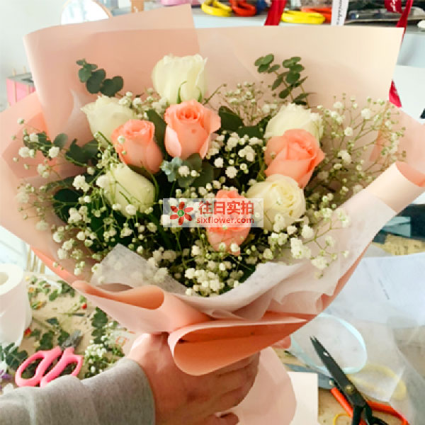 送武汉硚口区皮子街锅厂台的鲜花实拍图