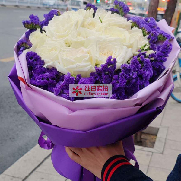 送牡丹江西安区玫瑰园小区13号楼的鲜花实拍图