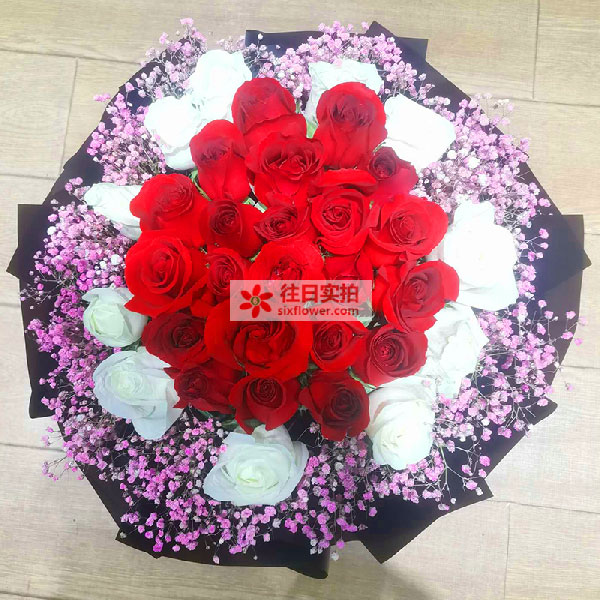 送滨海县东坎立新桥立新支路机关园宿舍楼的鲜花实拍图