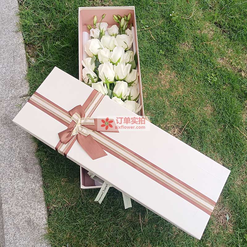 19朵白玫瑰礼盒，更爱你