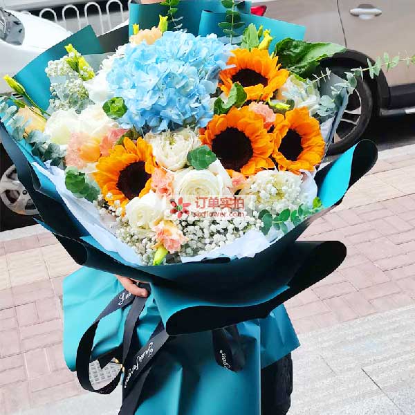 送太原迎泽区十五中门口的鲜花实拍图