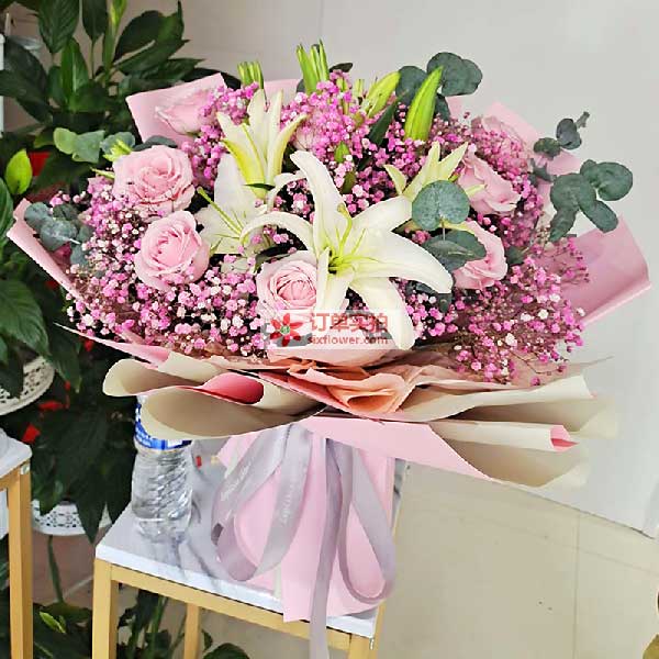 送兰考县油田基地玉兰医院的鲜花实拍图