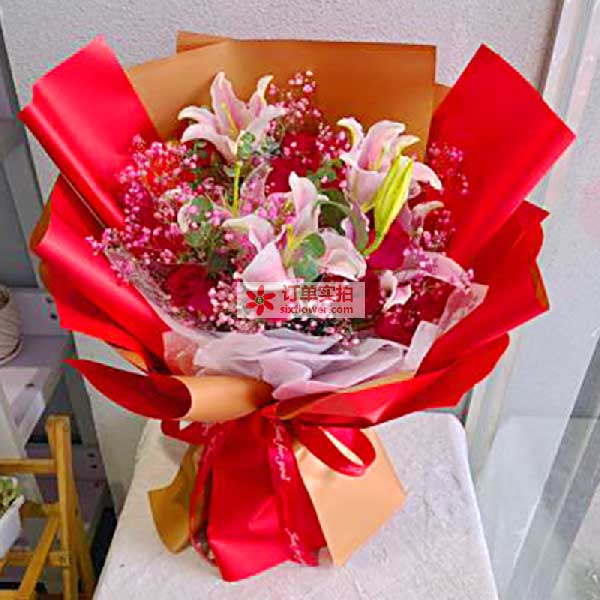 送瑞金市八一北路番喜女装店的鲜花实拍图