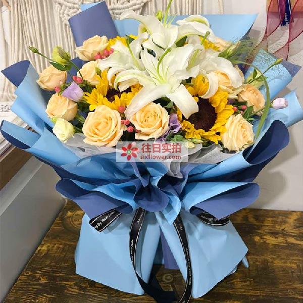 送定远县总医院门诊一楼大厅的鲜花实拍图