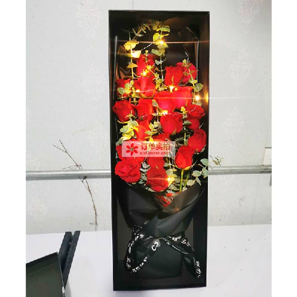 送新疆伊宁市新华西路融合大厦B座的鲜花实拍图