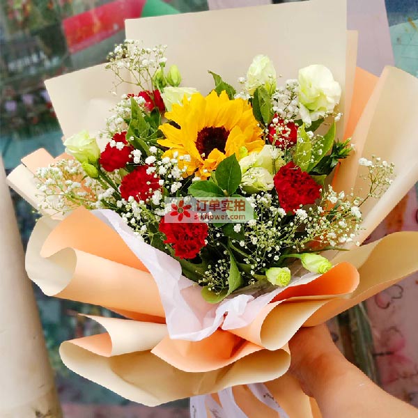 送济南市历下区青后小区三区的鲜花实拍图