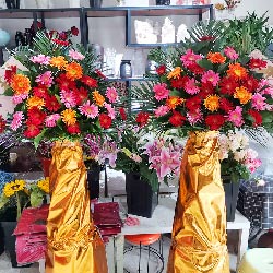 新乡封丘县黄池路附近花店送花实拍(单层开业花篮，财运从今天开始)