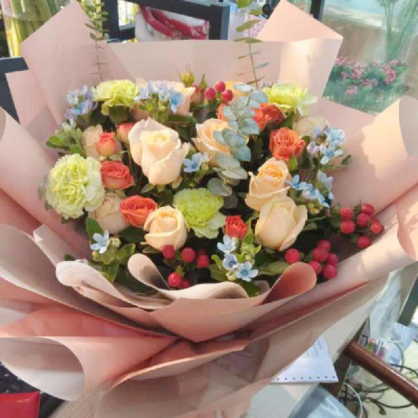 送银川金凤区塔渠街湖映康晨(塔渠街东)的鲜花实拍图